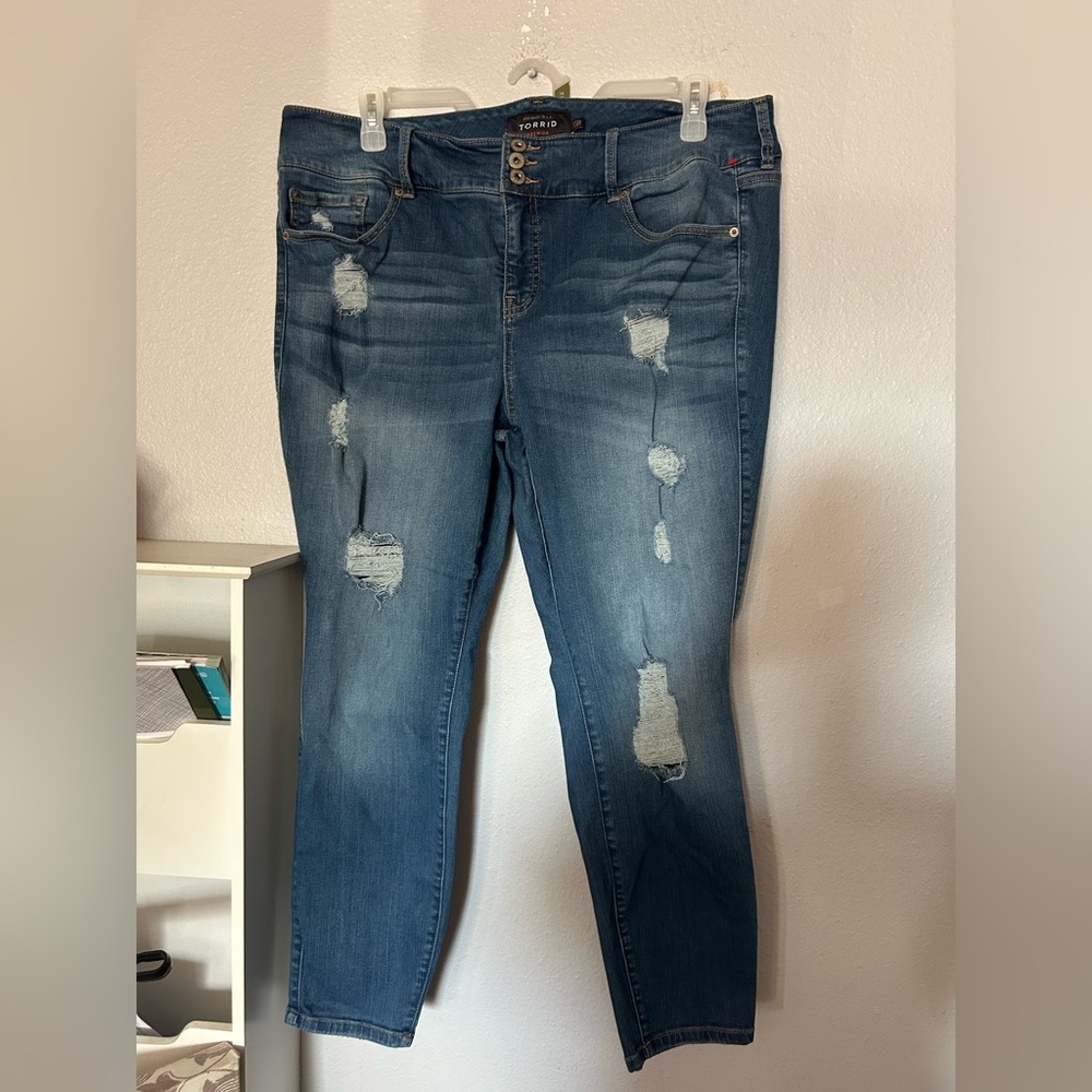 Torrid  Women's Blue Distressed Jeans